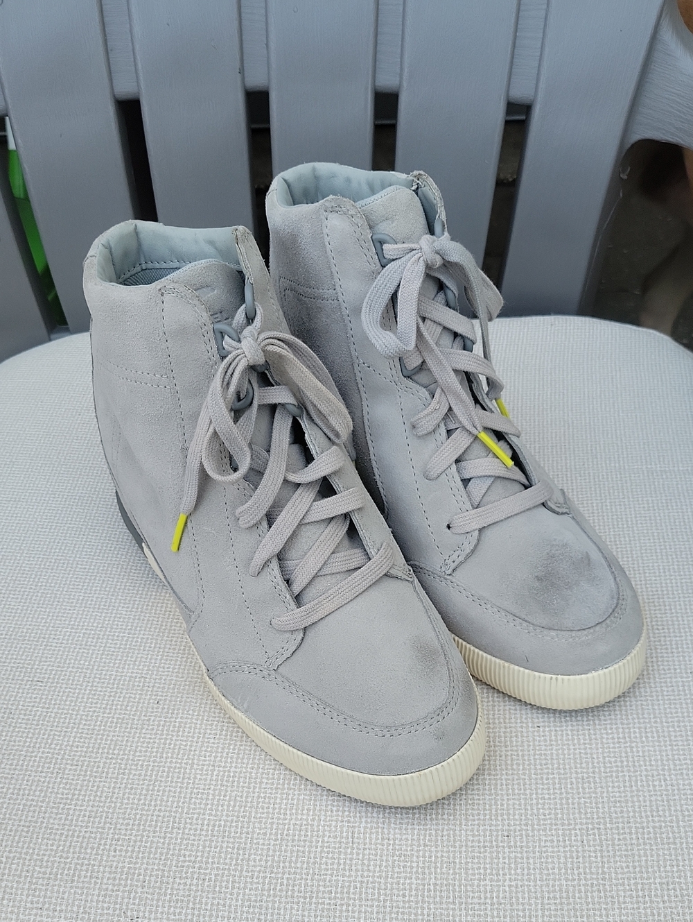 Sorel  Out N About Wedge Sneakers in Light Gray Suede Sneakers